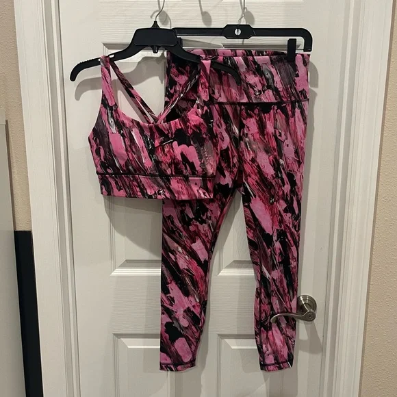 Pink & Black Lululemon Workout Set Size 10 - Picture 2 of 10